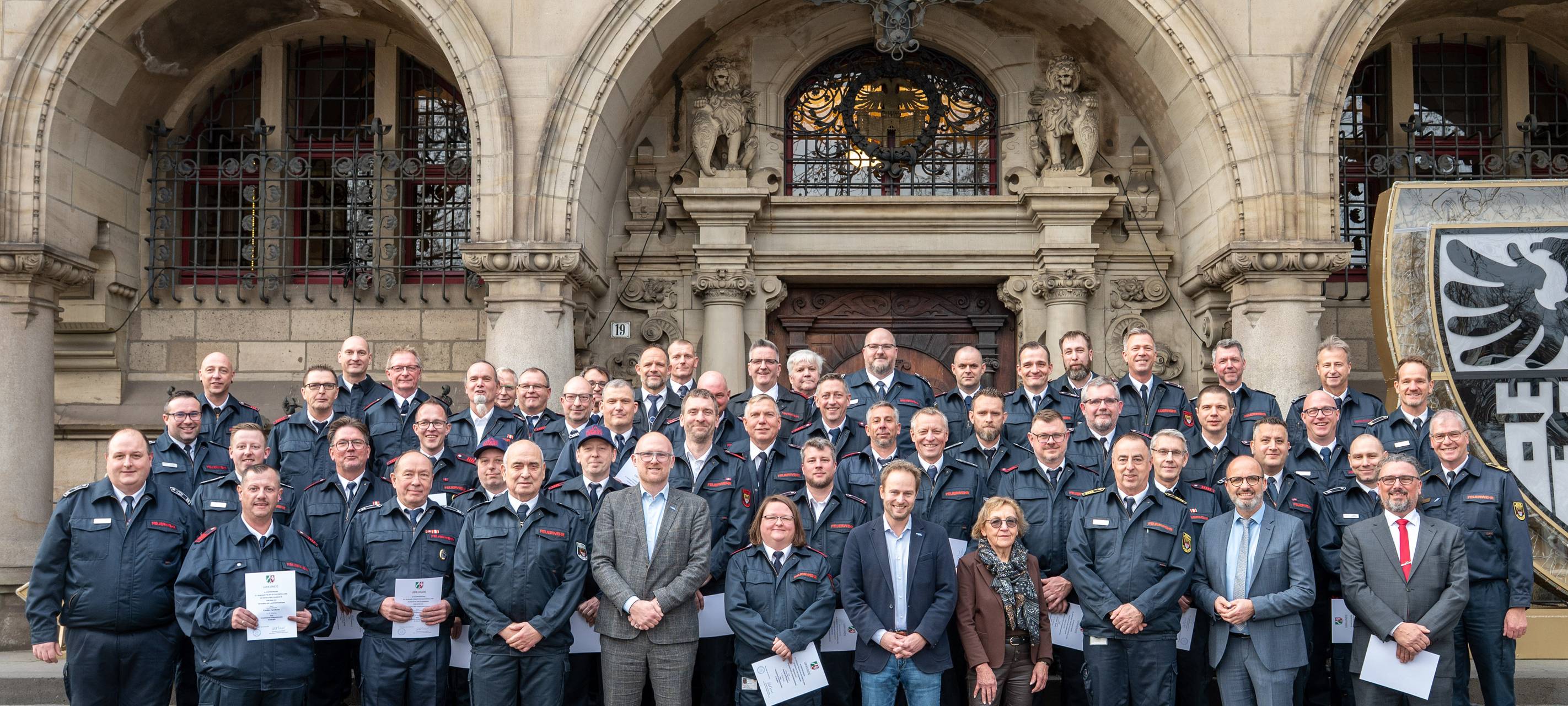 Feuerwehrehrenzeichen in Duisburg verliehen