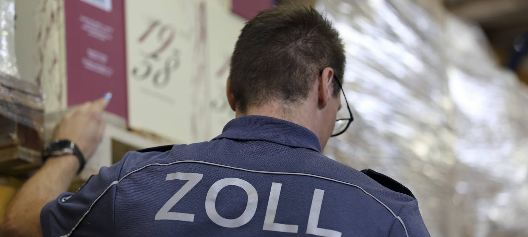 Zoll warnt vor illegalem Feuerwerk