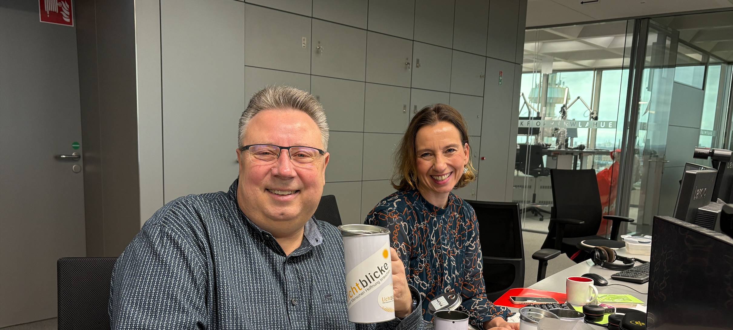 Radio Duisburg freut sich über die Spendensumme von 2.117 Euro für die Aktion Lichtblicke.