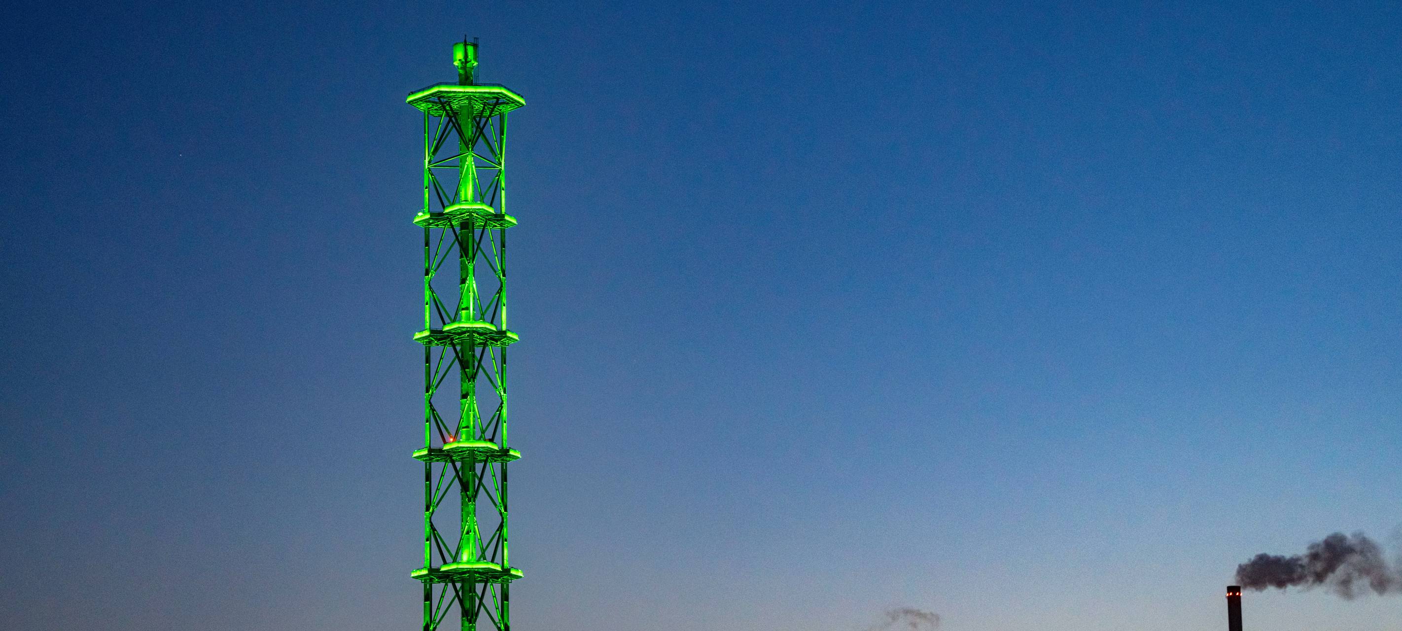 Duisburgs Wahrzeichen leuchtet ins neue Jahr