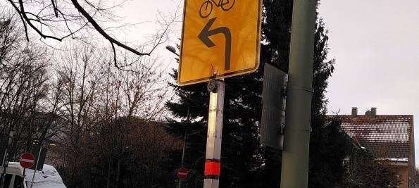 Umleitung führt verkehrtherum in die Einbahnstraße