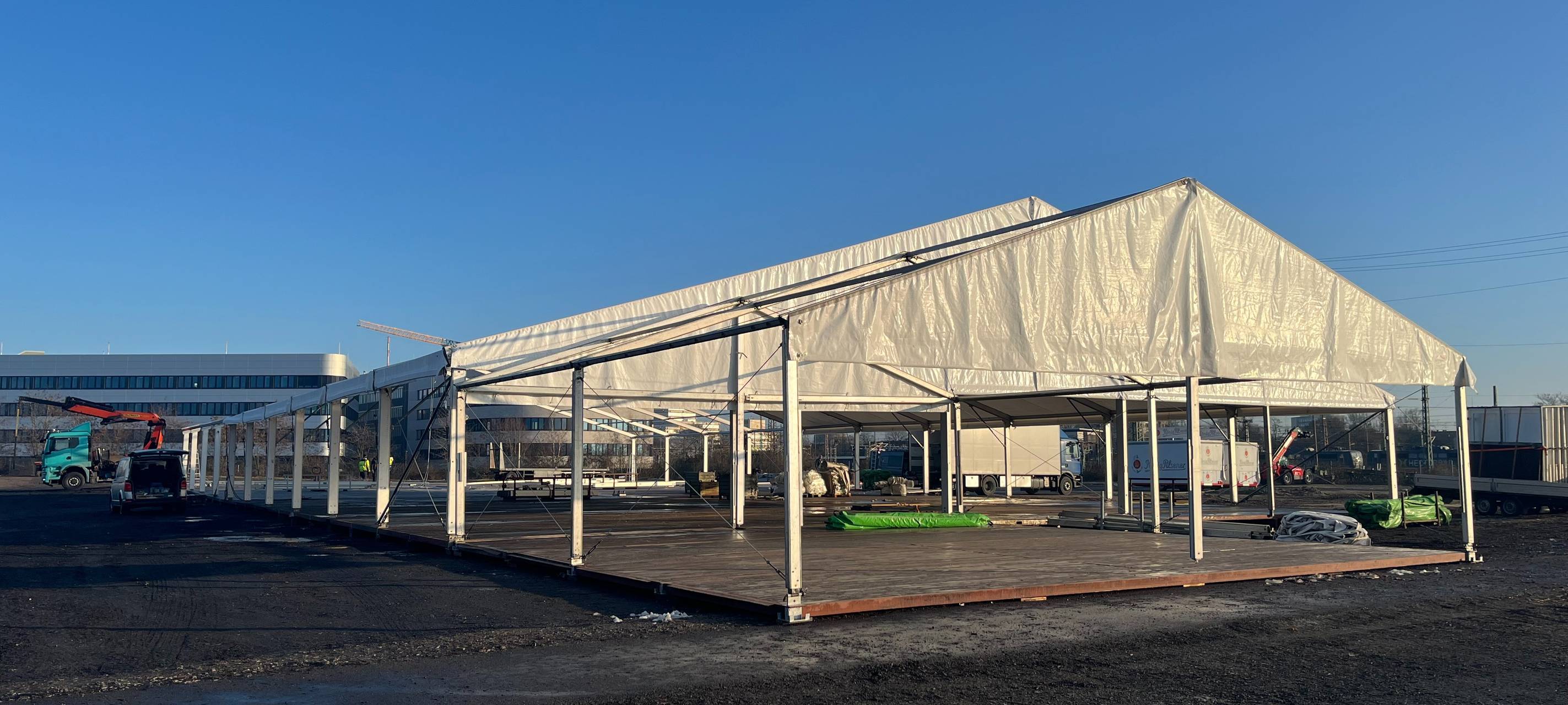 Karnevalszelt in der Aufbauphase