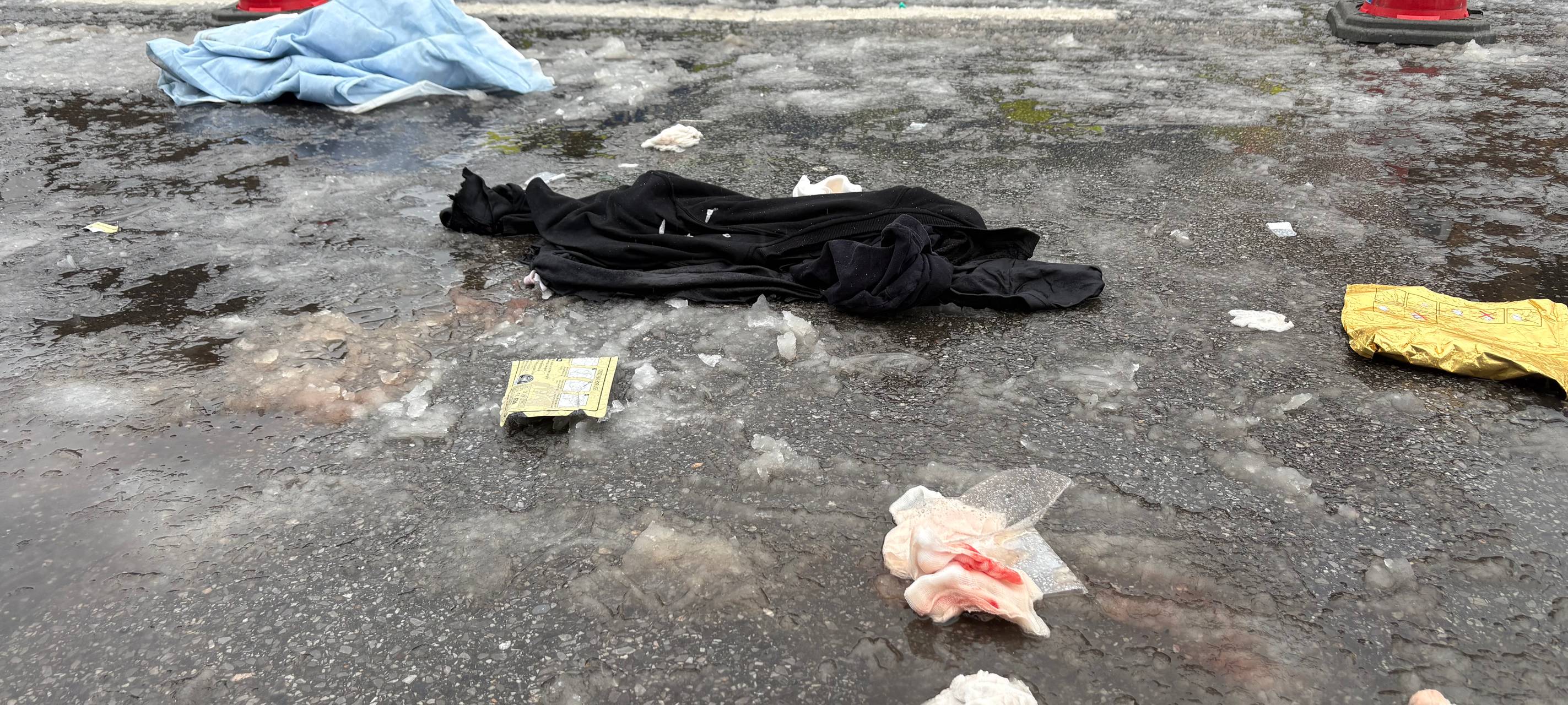 Vor dem Haus wurde der Mann bereits versorgt und anschließend ins Krankenhaus gebracht.