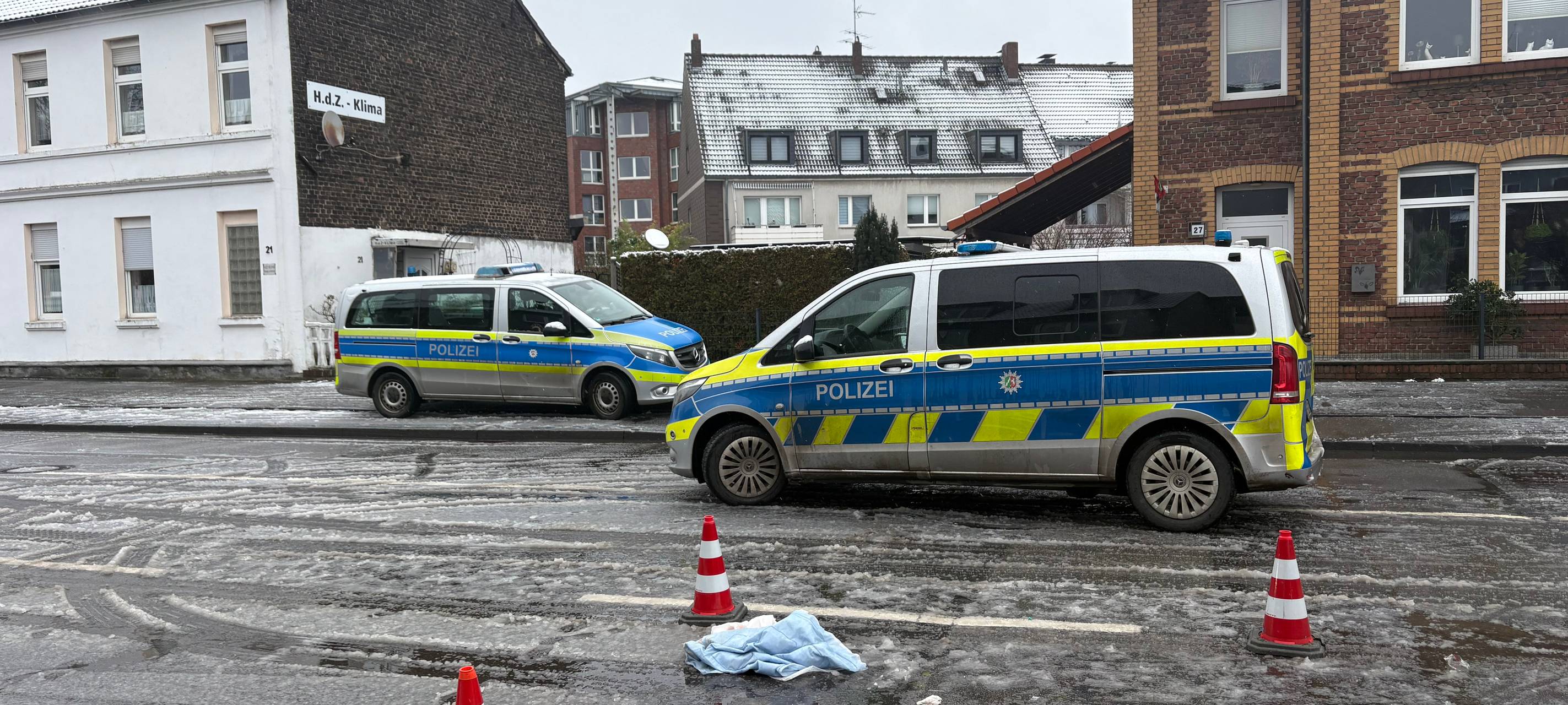 Schüsse im Duisburger Süden: SEK im Einsatz