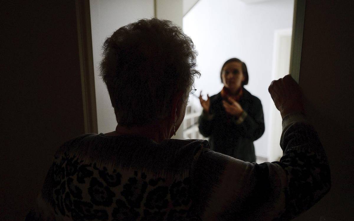 Trickdiebe täuschen Senioren in Duisburg