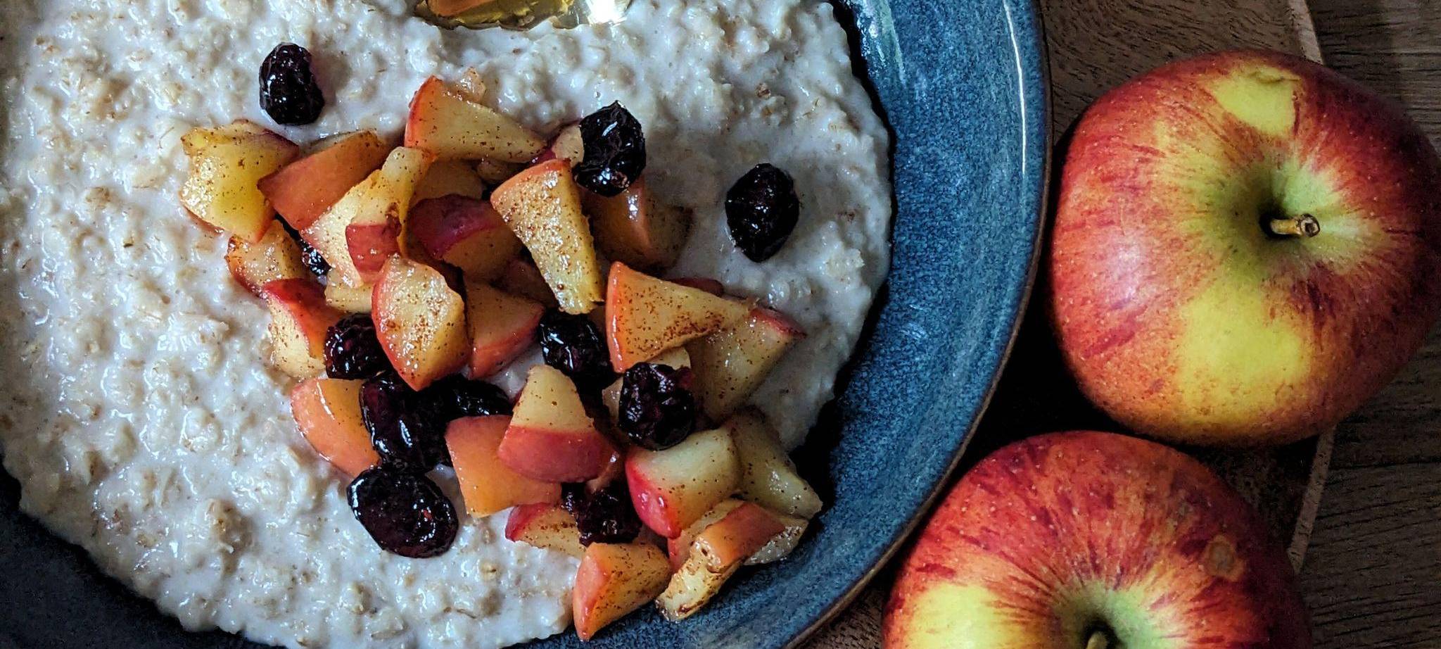 Porridge mit Bratapfel-Topping