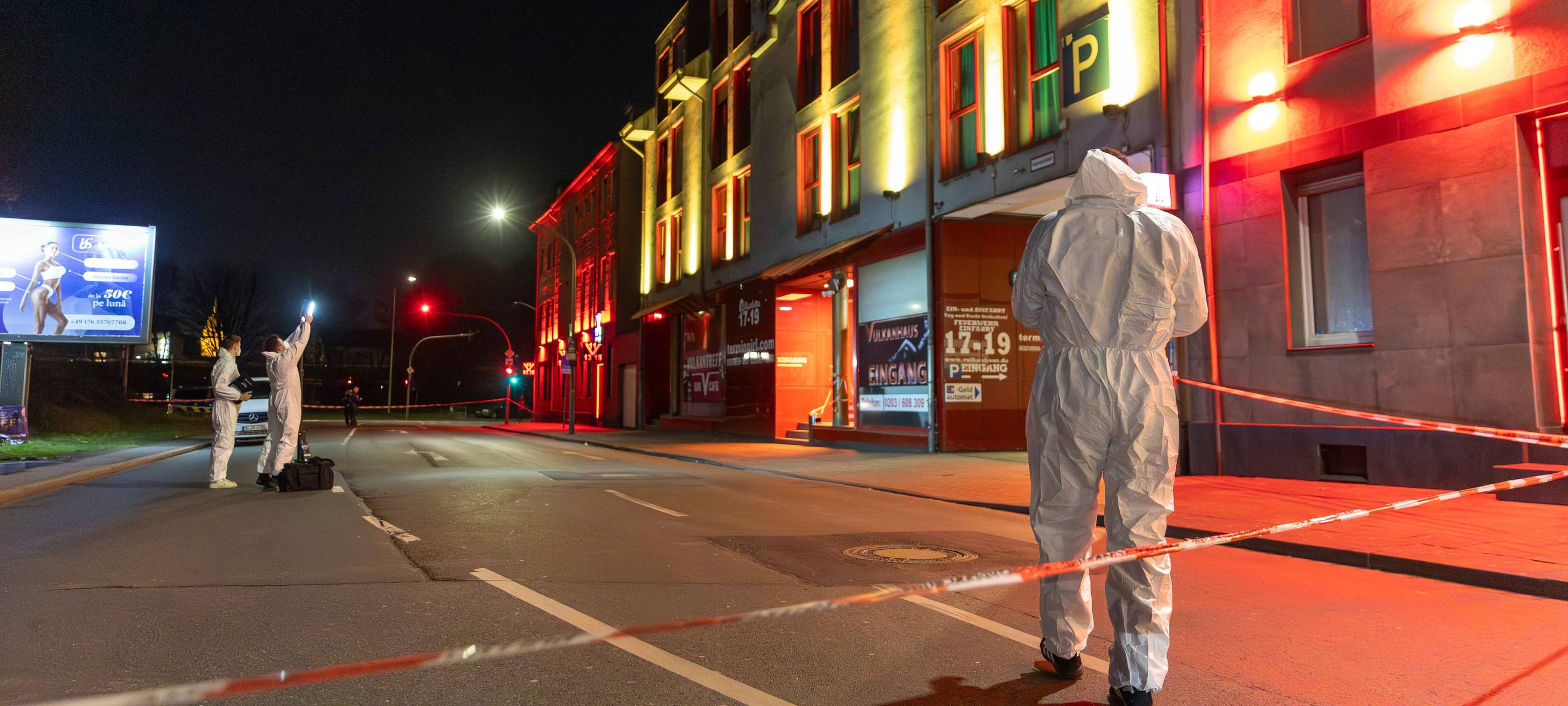 Messerangriff in Duisburg: Mann nach Streit vor Bordell lebensgefährlich verletzt