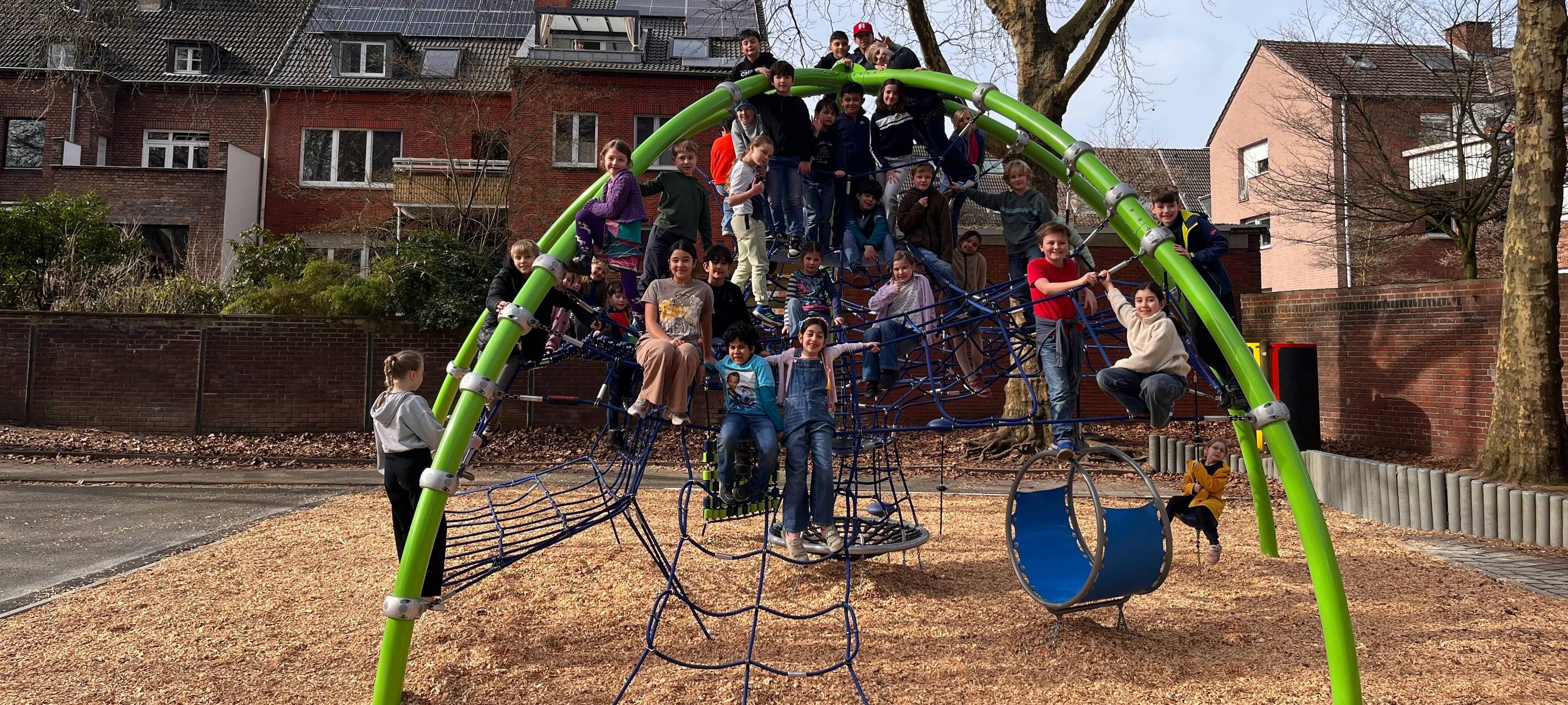 Grundschule in Duisburg: Kinder beteiligen sich an Neugestaltung des Schulhofs