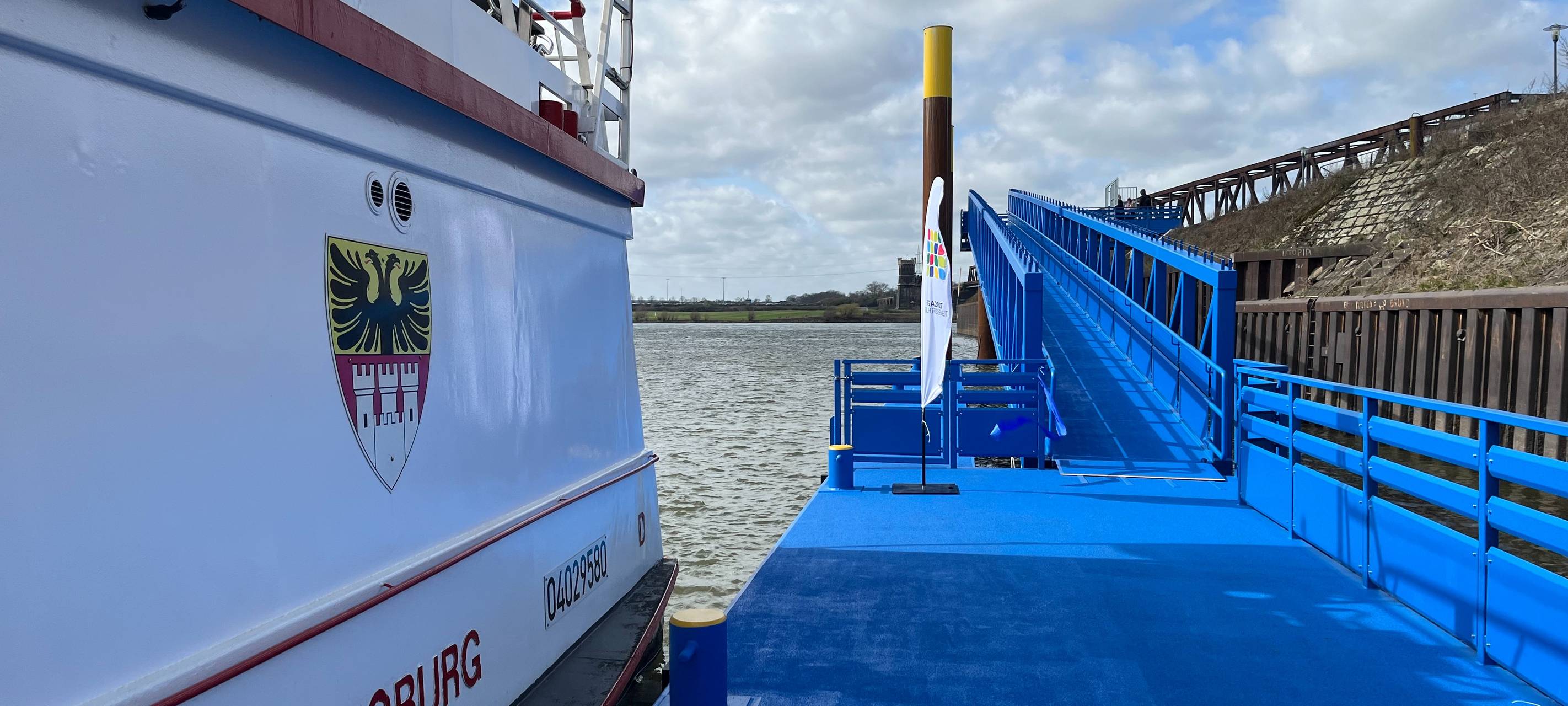 Der neue Schiffsanleger im RheinPark.