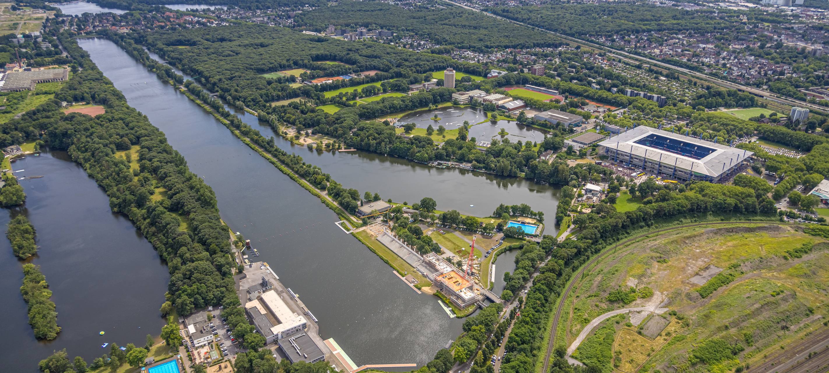 Regattabahn in Duisburg von oben Blick auf die alte Tribüne