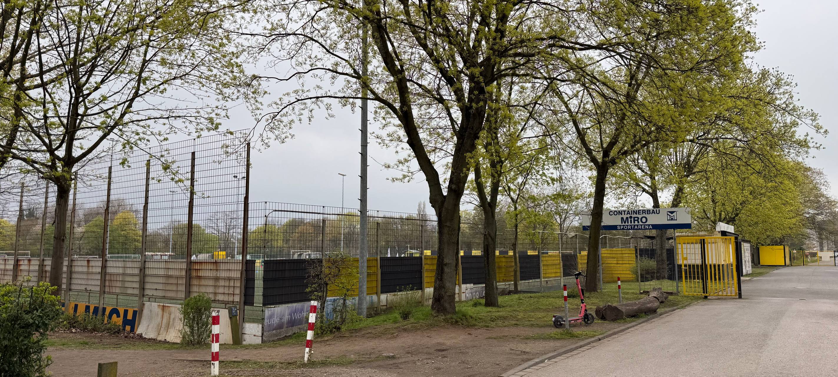 Vereinsgelände der Sportfreunde Hamborn 07 von außen