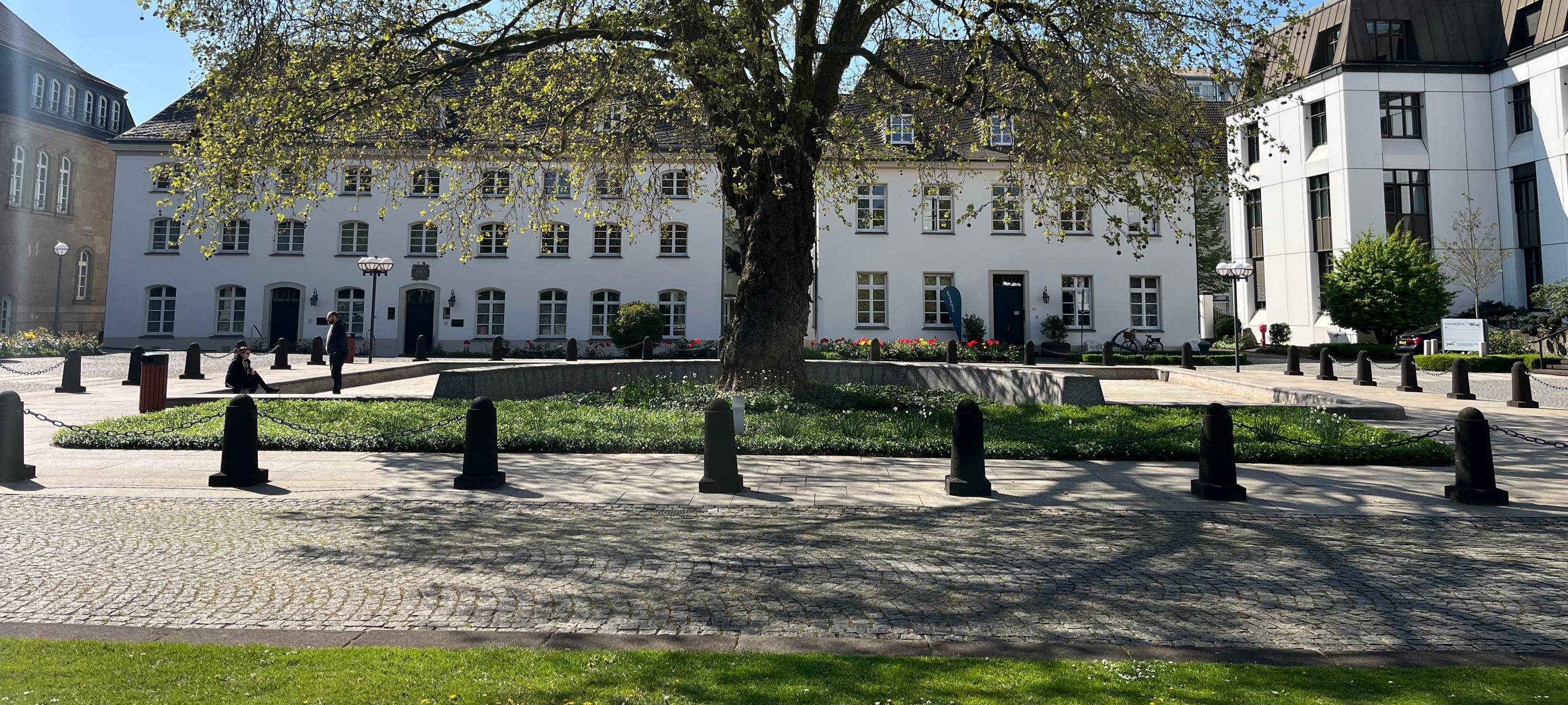 Brunnen vor dem Mutterhaus auf dem Haniel Campus in Duisburg-Ruhrort