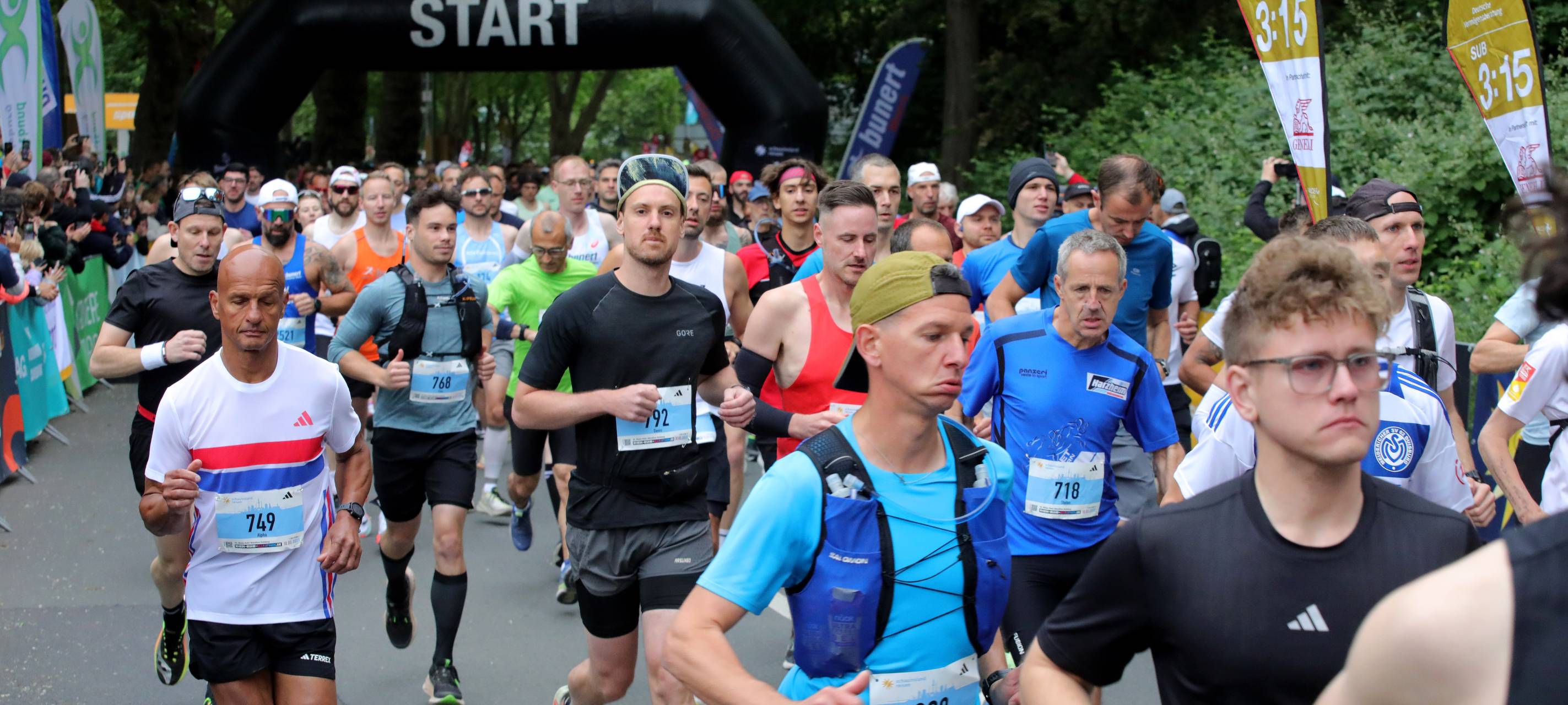 Duisburg: Rhein-Ruhr-Marathon auf Rekordkurs