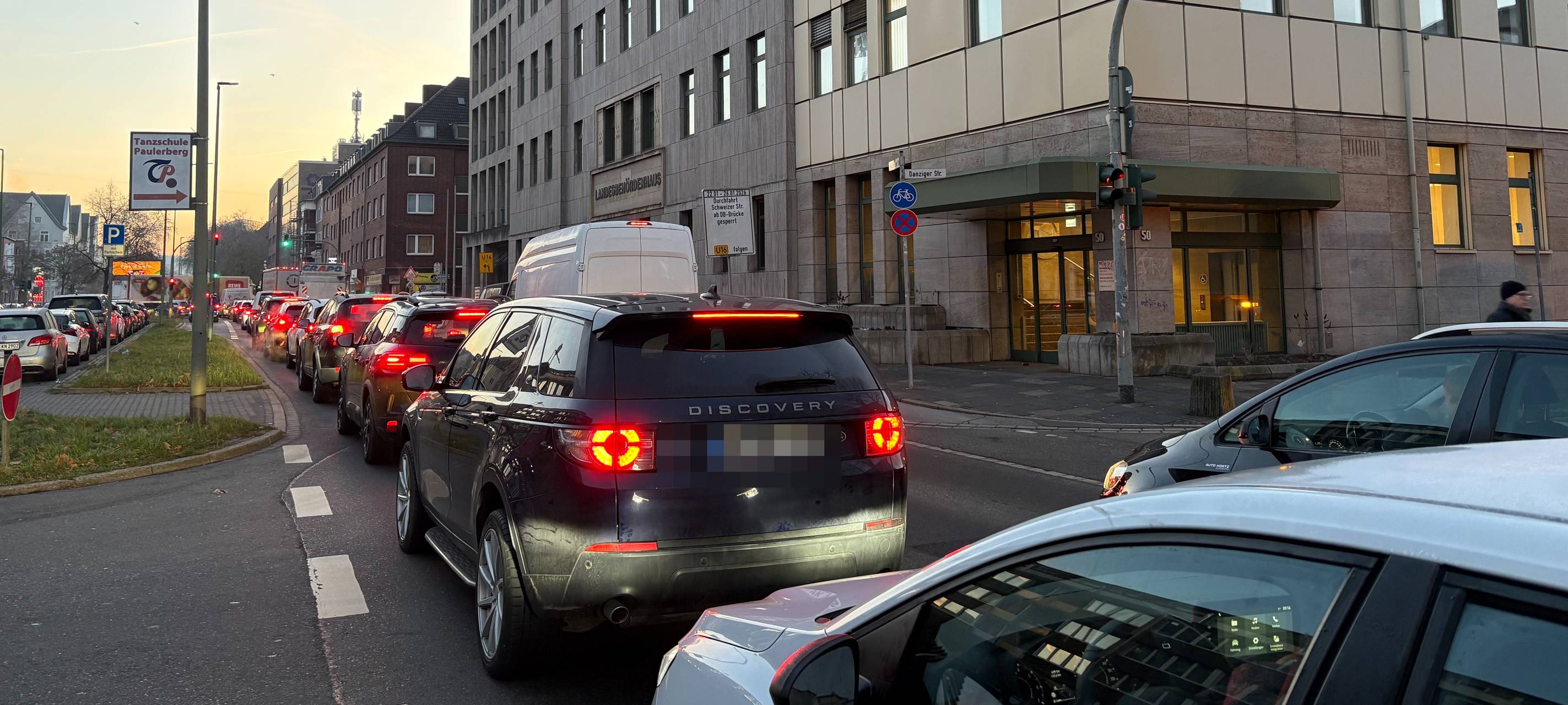 Stau auf der Mülheimer Straße