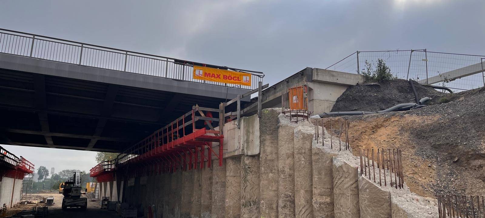 Duisburg: OB-Karl-Lehr-Brückenzug wird in Endposition verschoben