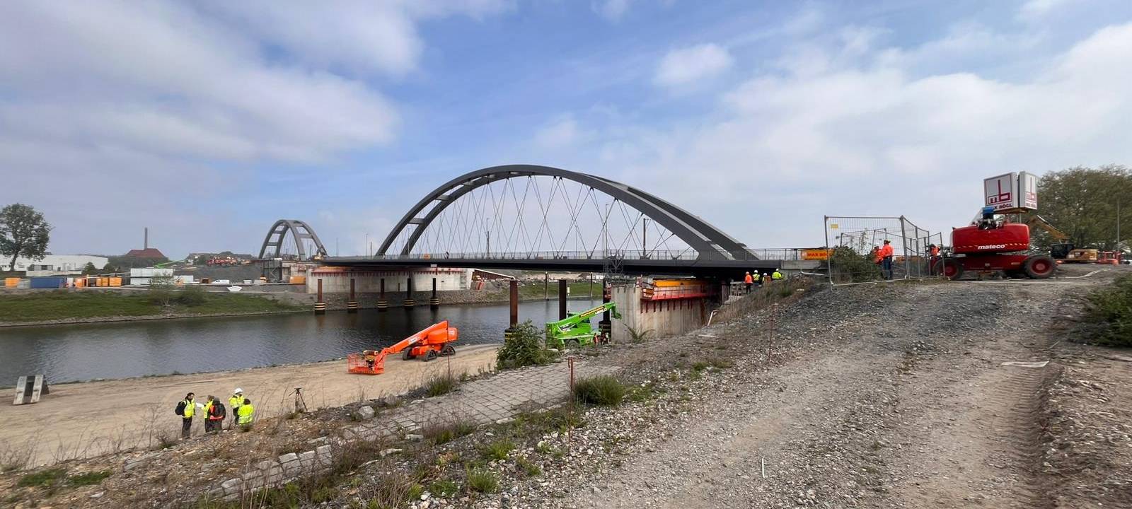 Duisburg: OB-Karl-Lehr-Brückenzug wird in Endposition verschoben