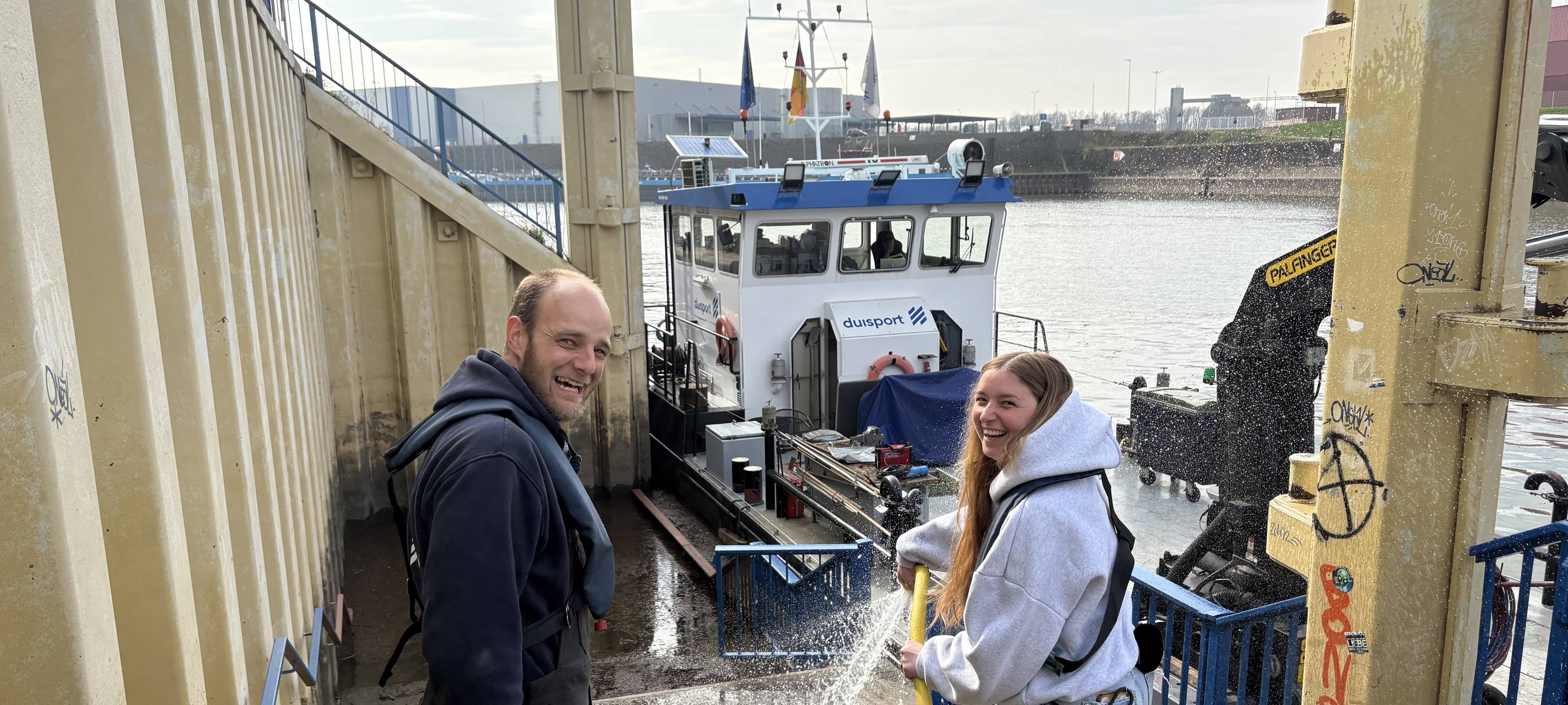 Duisburgs Hausmeister im Hafen: An Bord der Duisport I