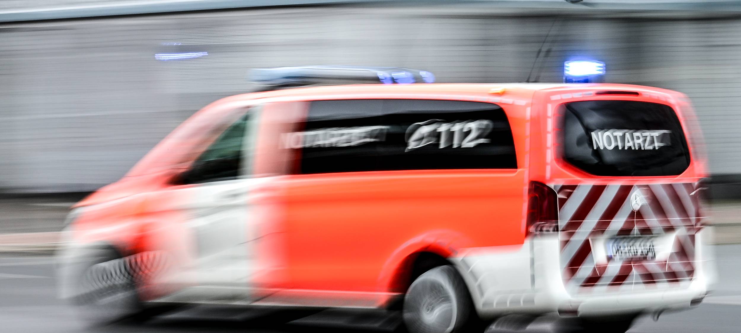 Autofahrerin erfasst in Dinslaken drei Schulkinder - Hinweise auf medizinischen Notfall