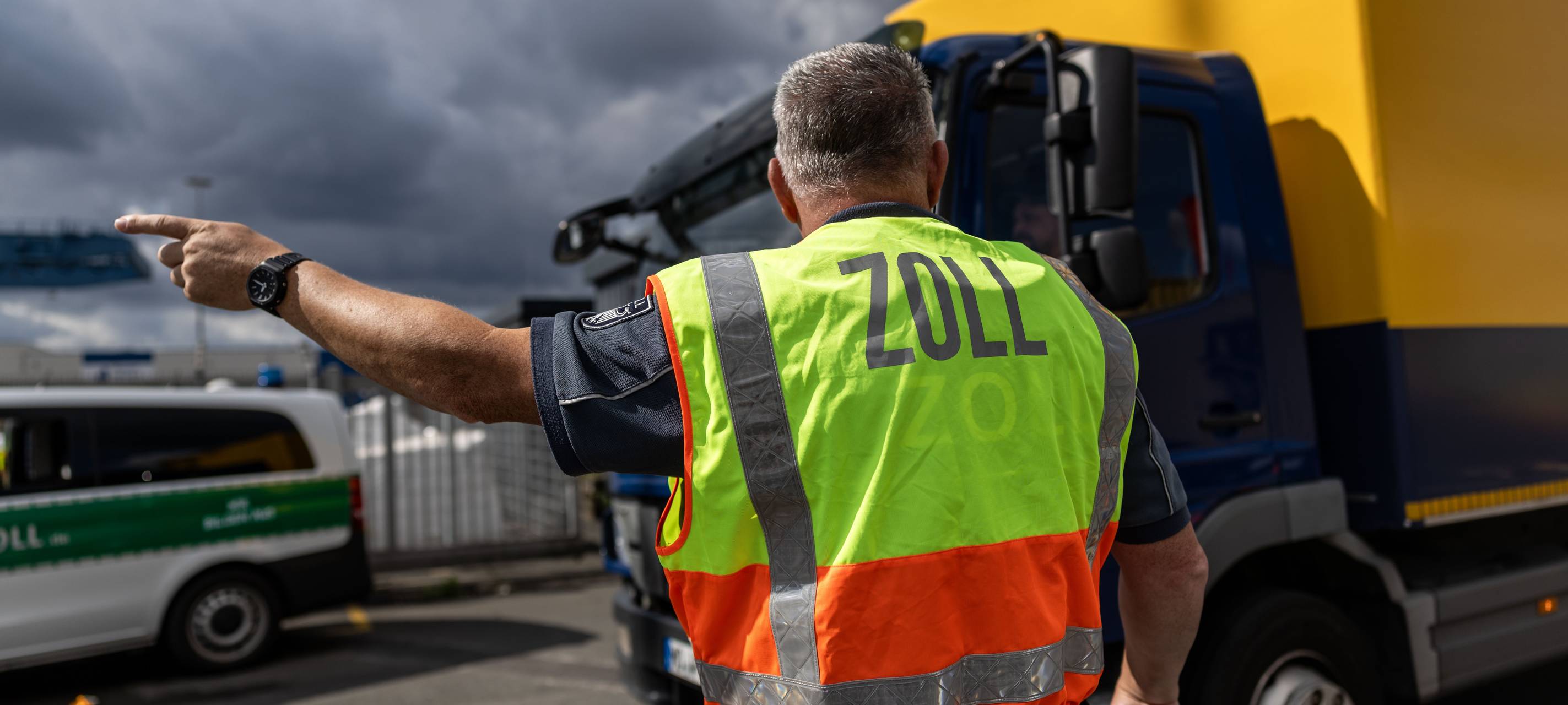 Zoll lädt zur Infomeile in die Innenstadt ein.
