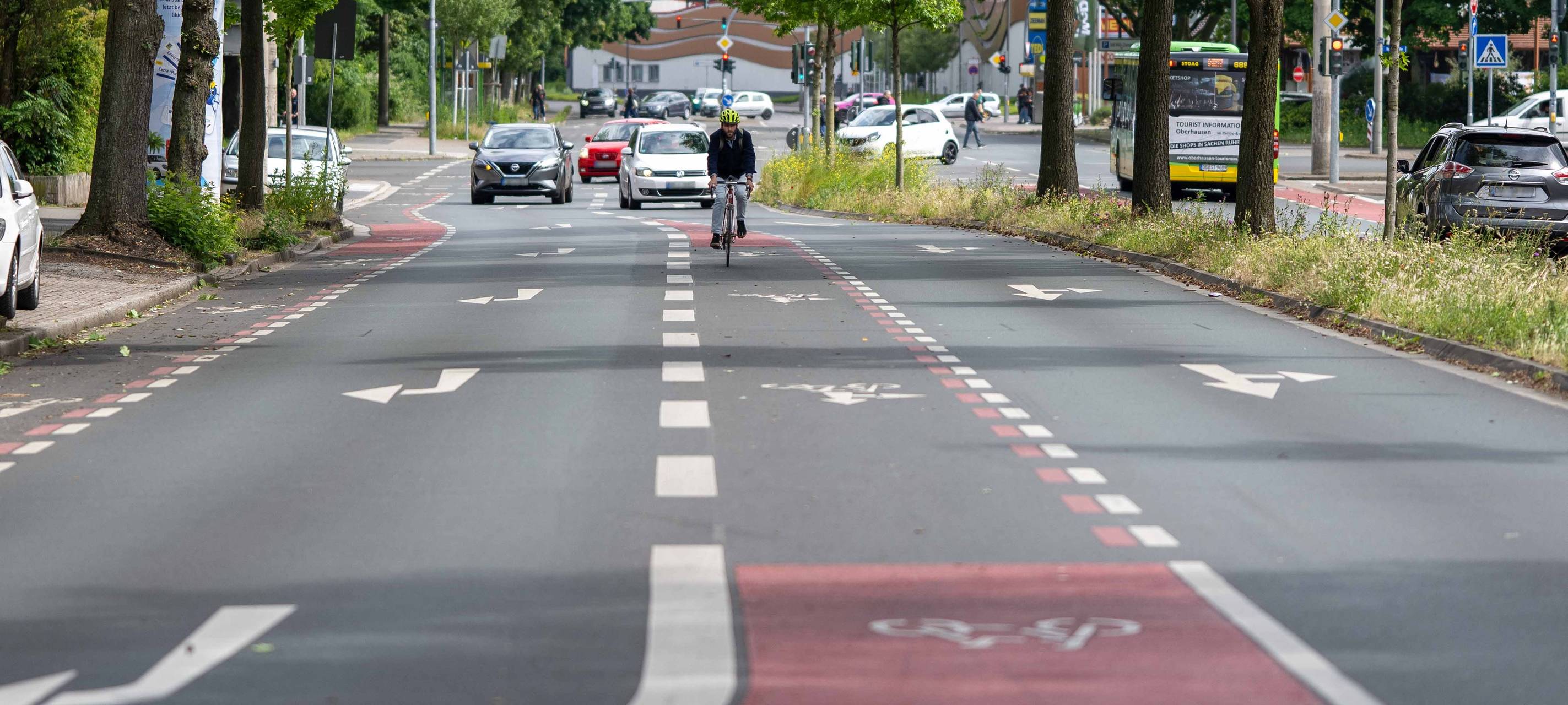 Hitze und Sonne können Autofahrer in Duisburg stärker belasten.