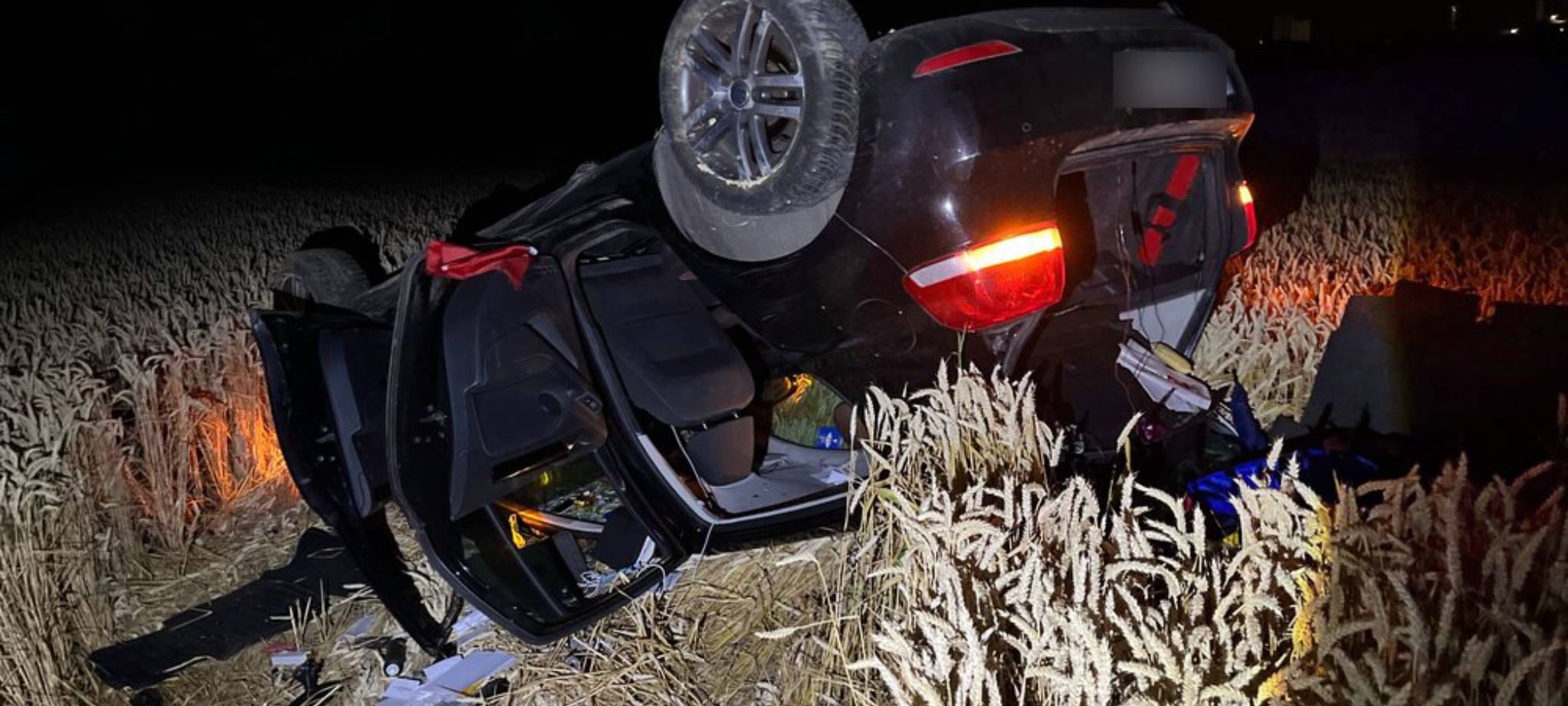 Fahrer aus Duisburg überschlägt sich mit Auto