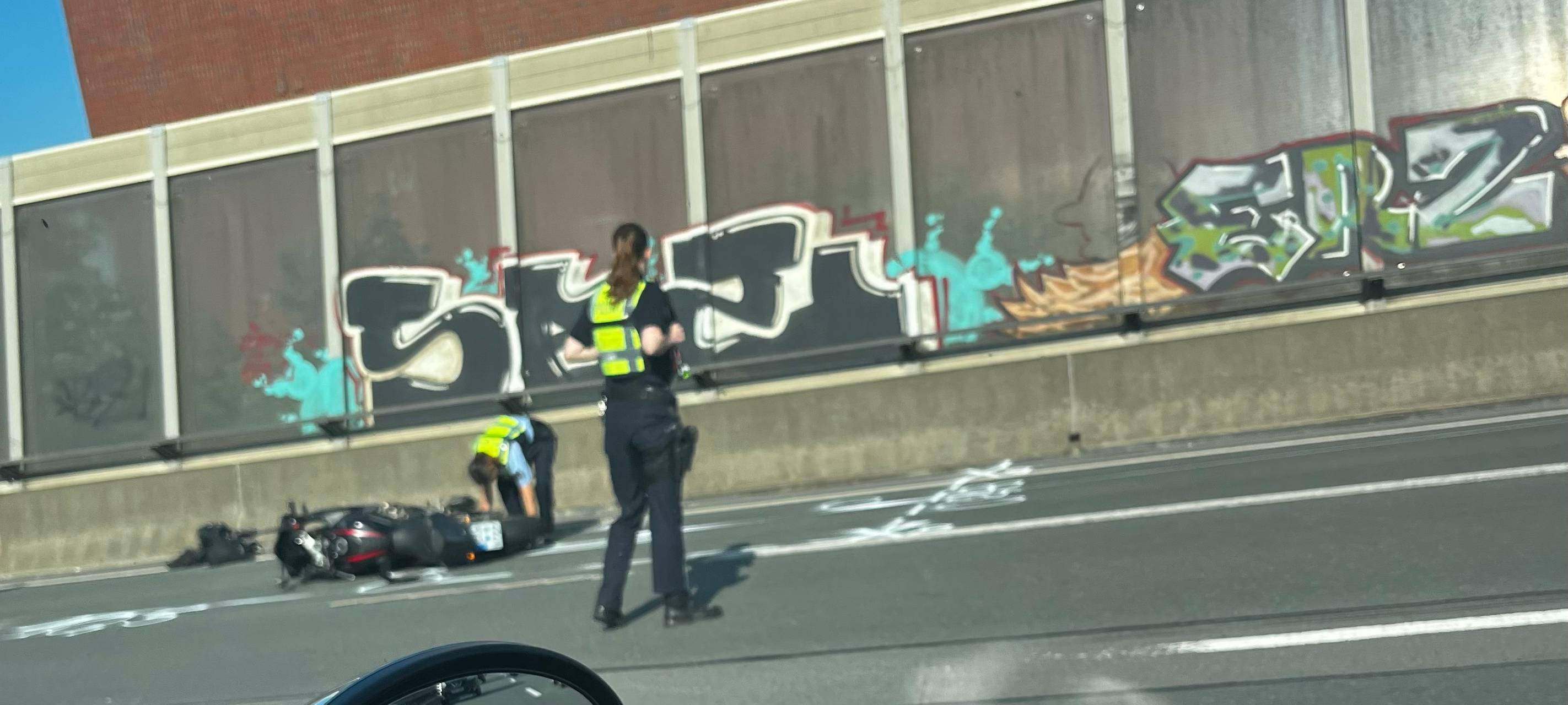 A59 nach schwerem Unfall zeitweise gesperrt