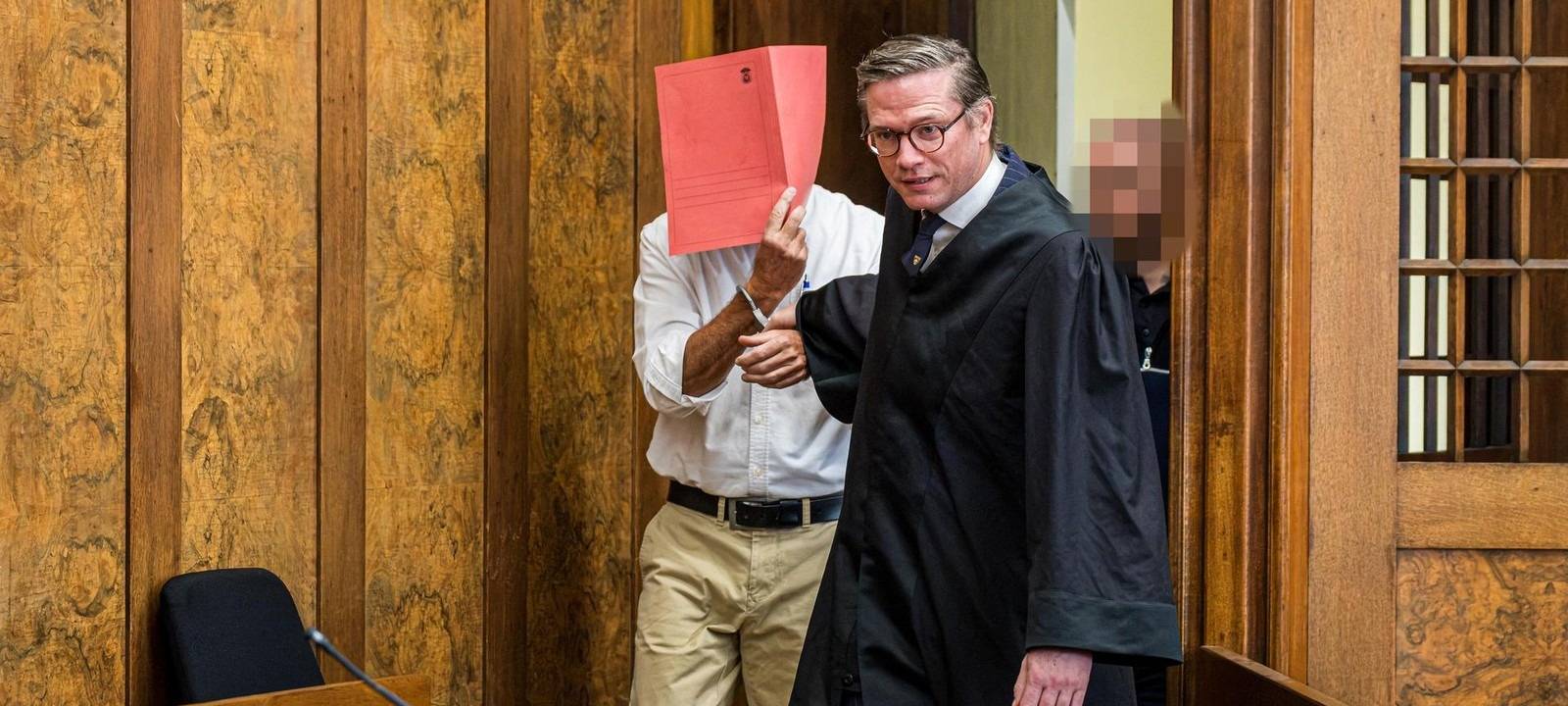 Staatsanwaltschaft wirft ehemaligem Chefarzt 96 Fälle des sexuellen Missbrauchs vor.