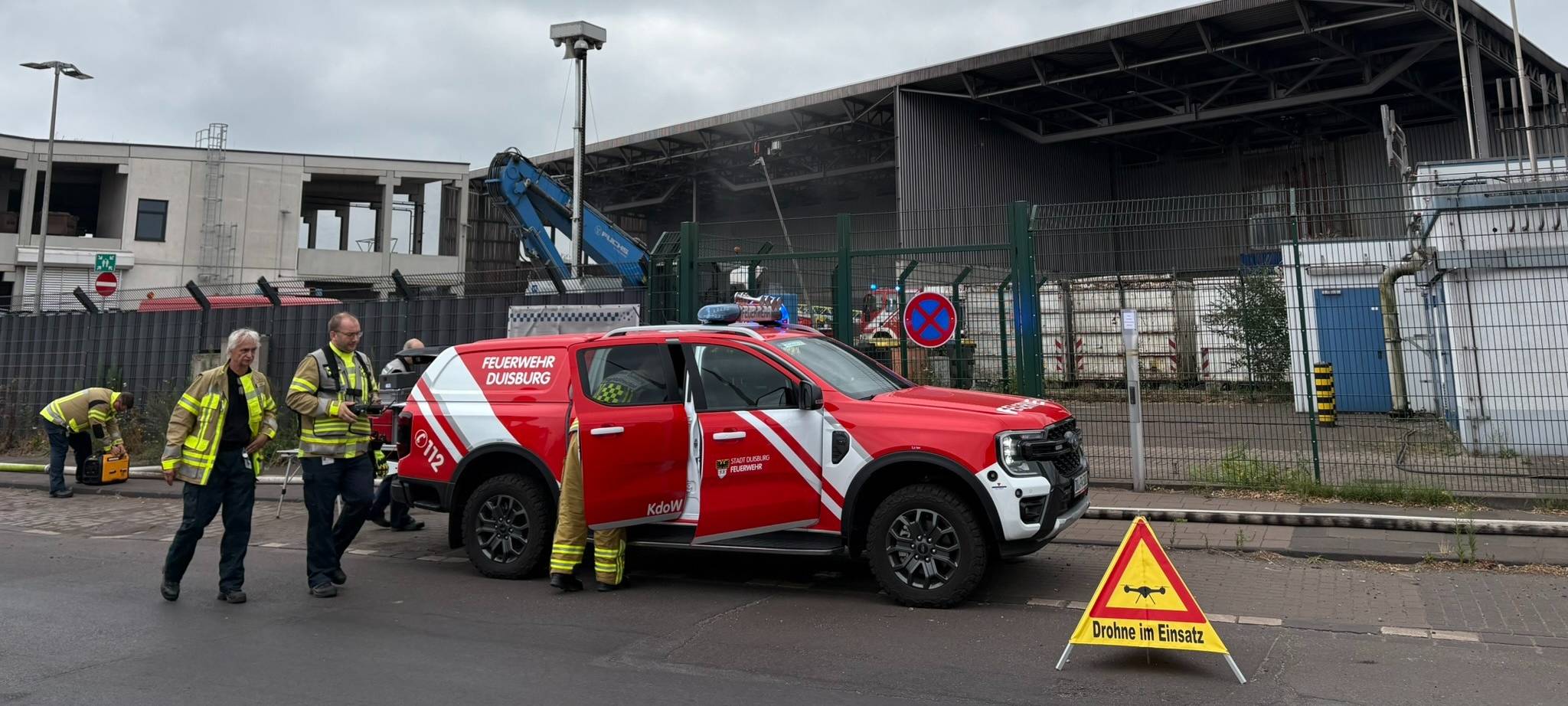 Brand auf dem Recyclinghof in Duisburg-Hochfeld