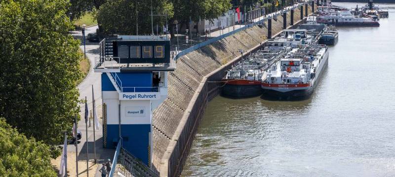 Rekord-Niedrigwasser schadet Duisburger Wirtschaft