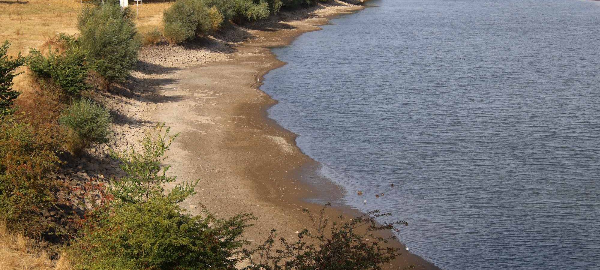 Duisburg: Rheinpegel so niedrig wie noch nie