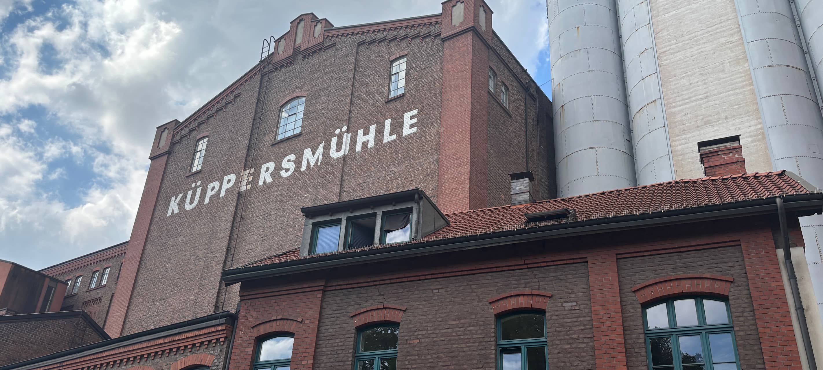 Was hinter den riesigen Köpfen im MKM am Innenhafen steckt