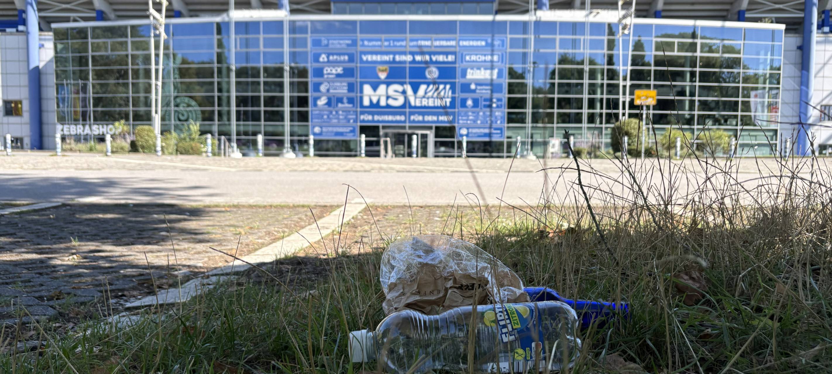 Müllsammelaktion an der MSV Arena