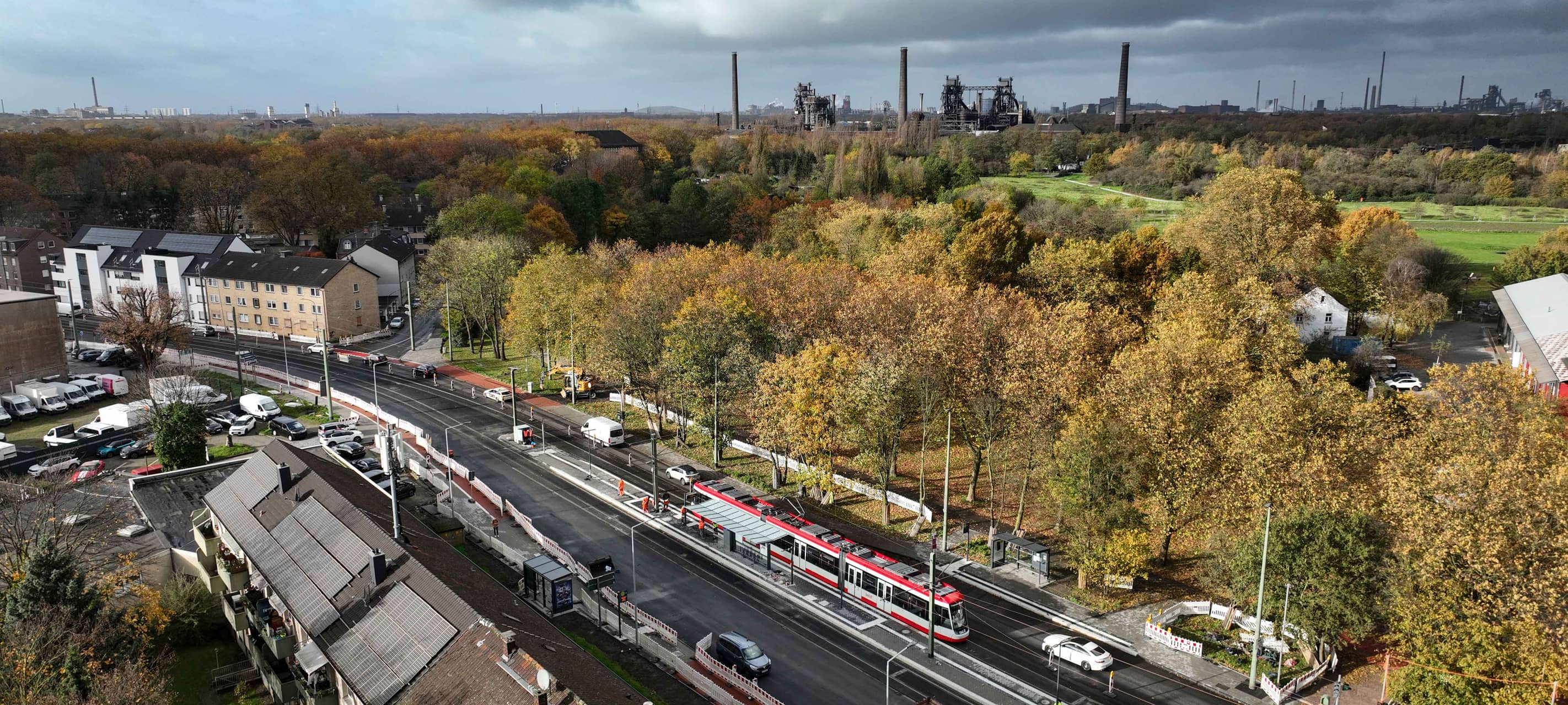 Laub auf Duisburgs Gleisen: So hält die DVG Bahnen in Fahrt