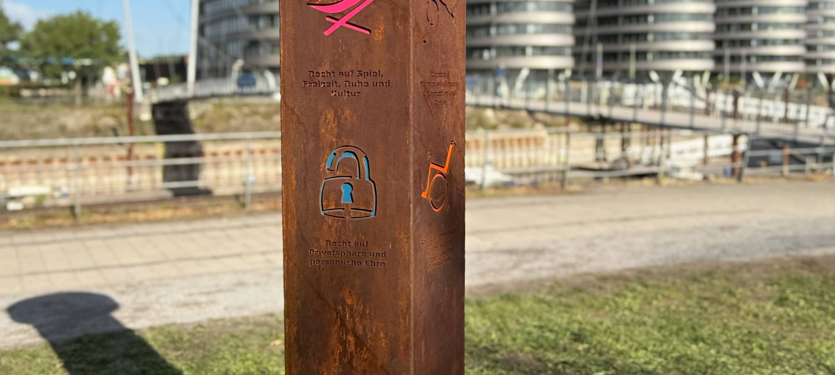 Duisburg eröffnet Platz der Kinderrechte im Innenhafen