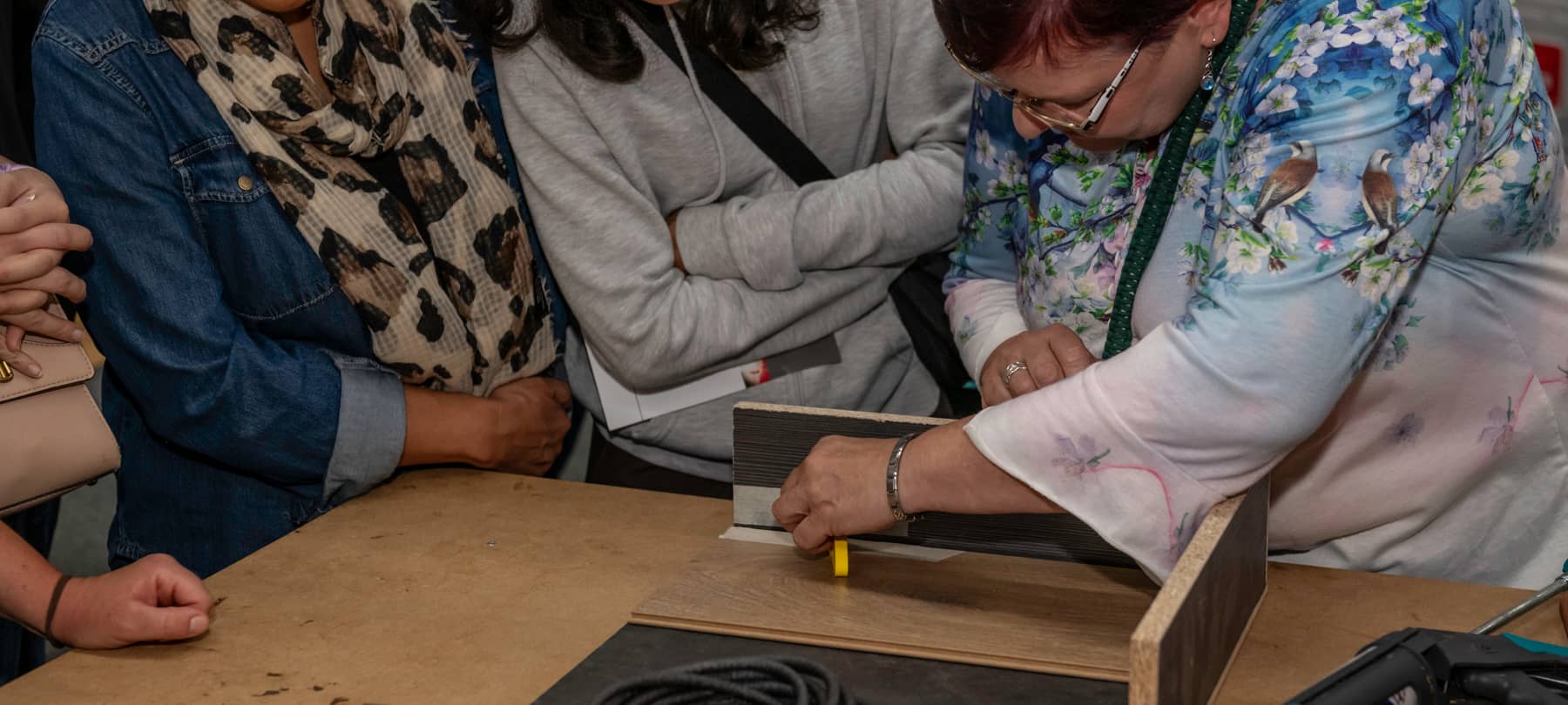 FOTOS: DU it yourself – Verlege-Workshop im LaminatDEPOT