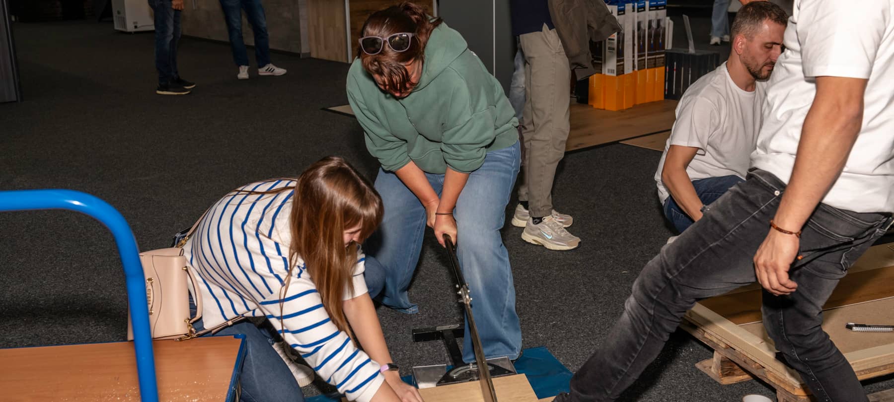 FOTOS: DU it yourself – Verlege-Workshop im LaminatDEPOT