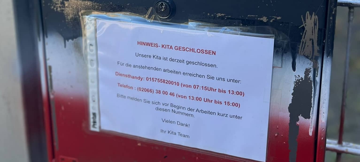 Hinweiszettel vor der Kita