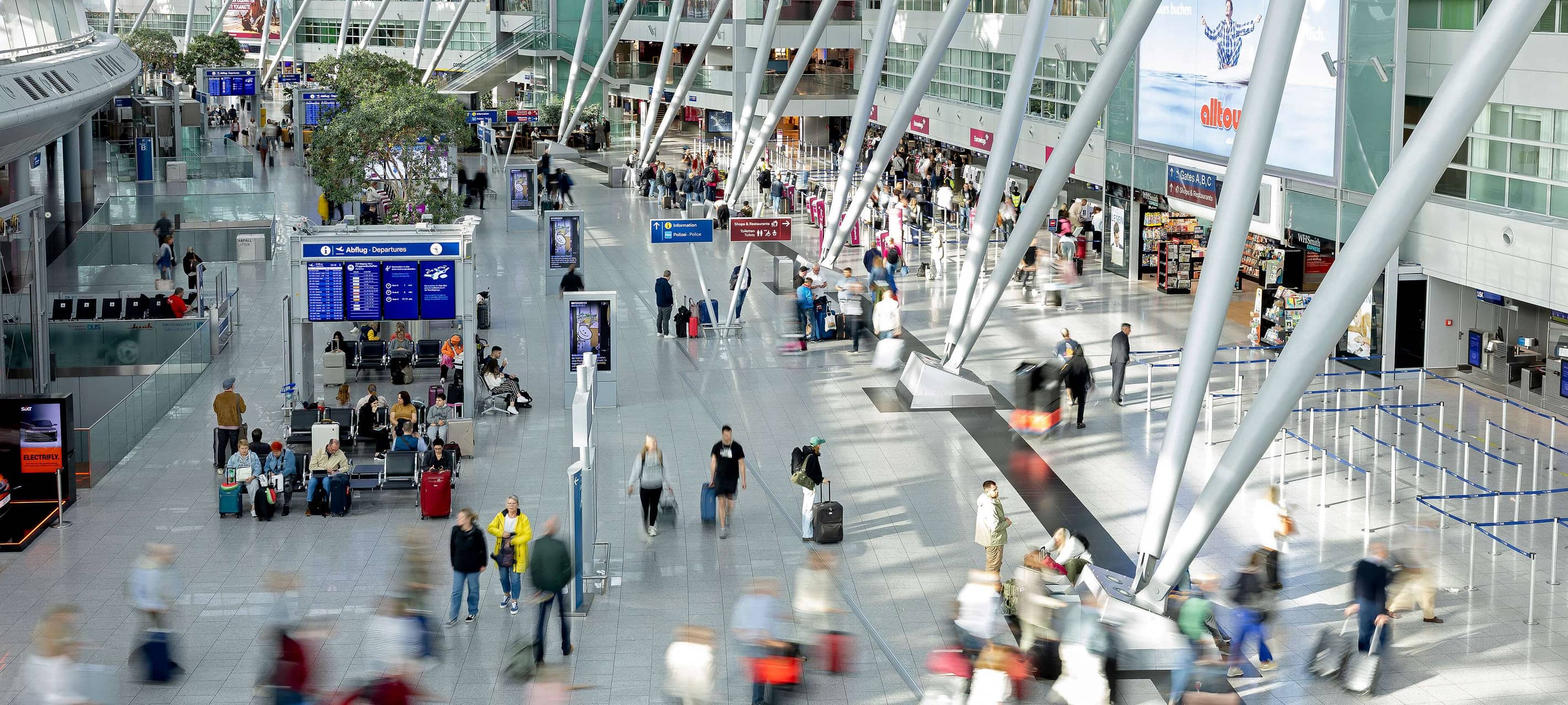 Herbstferien in Duisburg: Am Flughafen Düsseldorf wird es voll