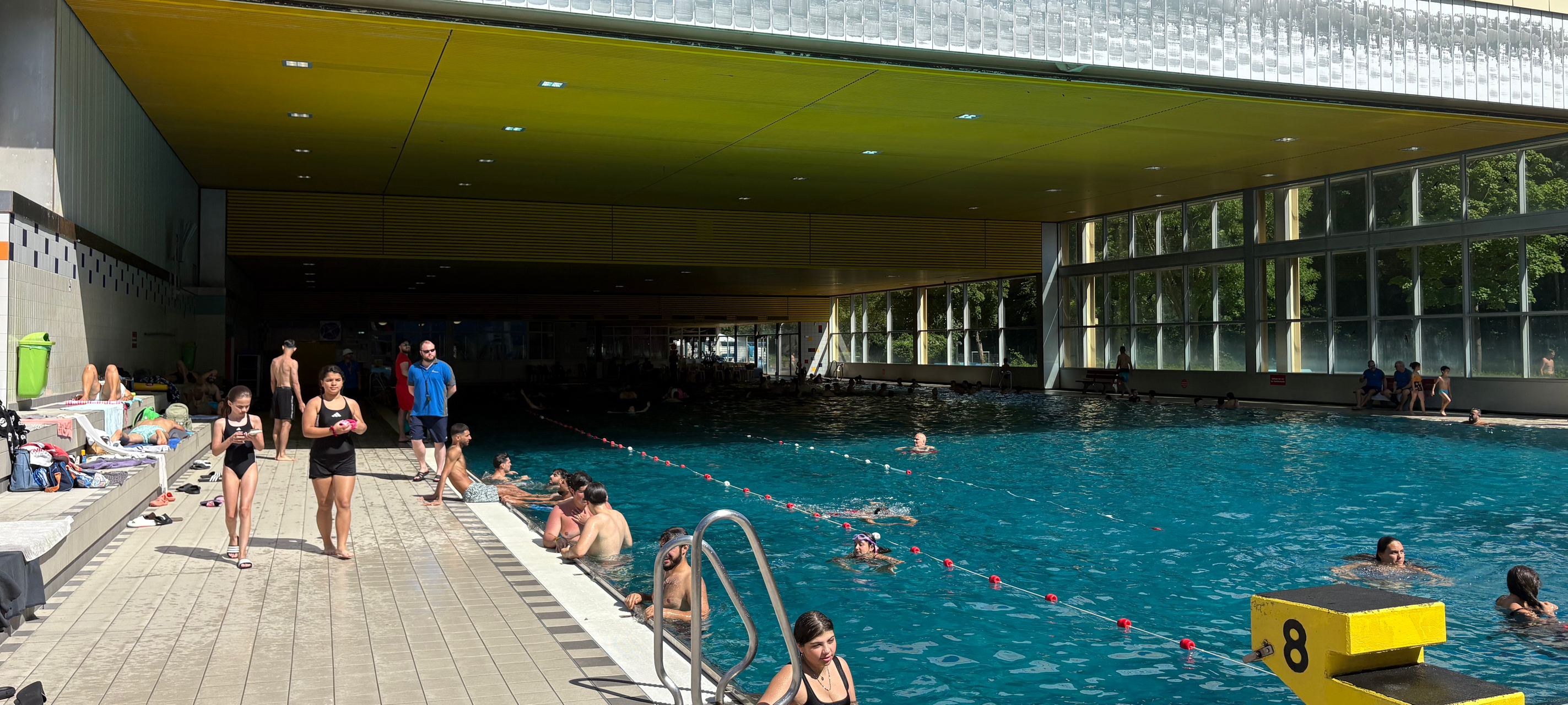 Das Allwetterbad Walsum bietet auch Badespaß, wenn es mal regnet.